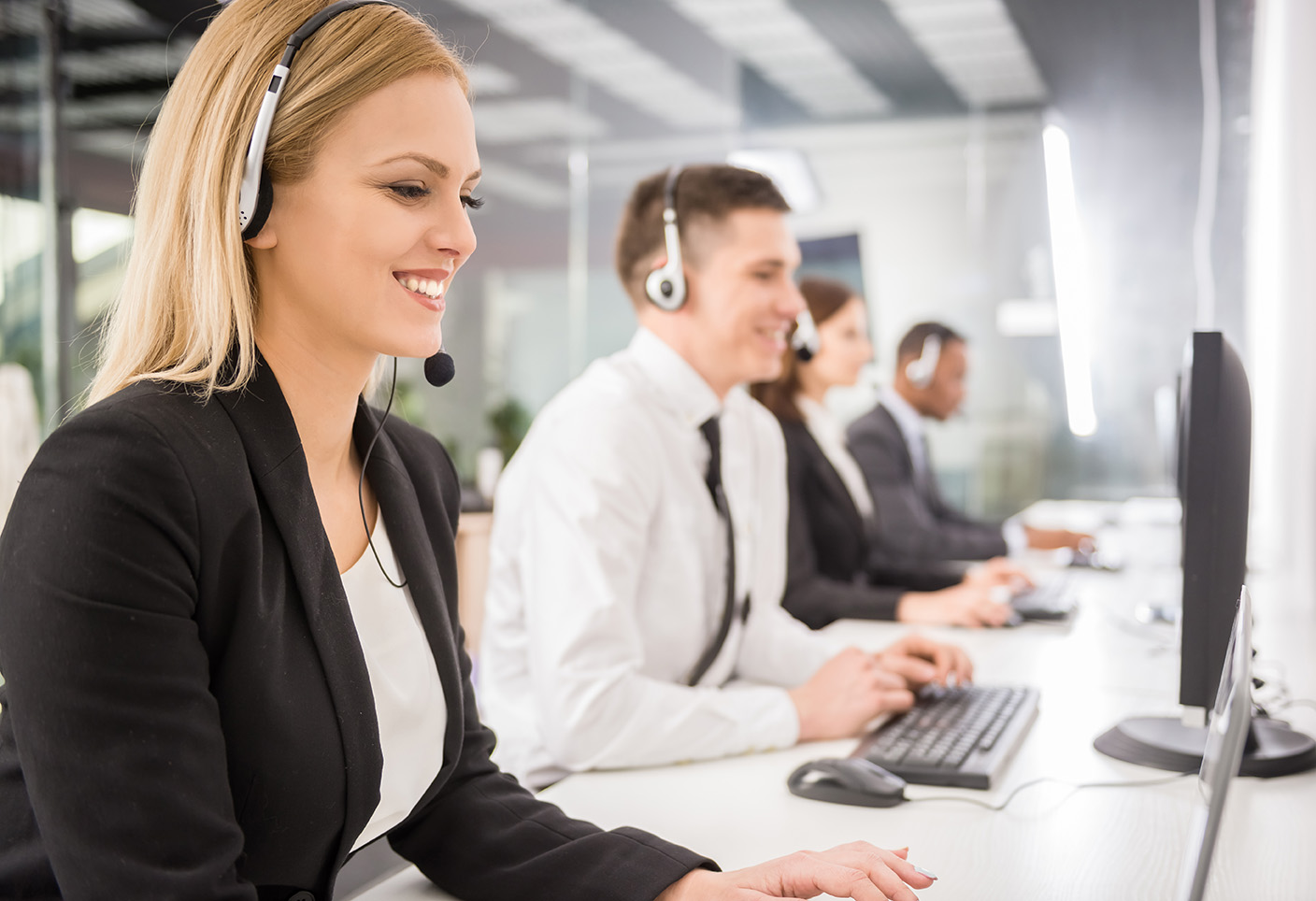 Virtual Call Centre taking calls